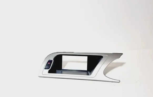 Radio/GPS head unit trim