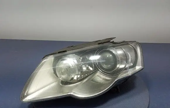 Volkswagen PASSAT B6 Headlight/headlamp 3C0941751G