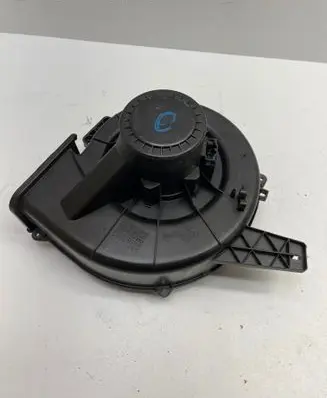 Volkswagen Fox Heater fan/blower 6Q1819015G A1915
