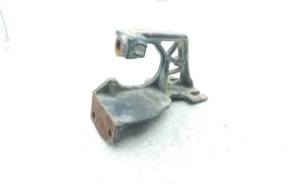 Opel Vivaro Engine mounting bracket 7854R