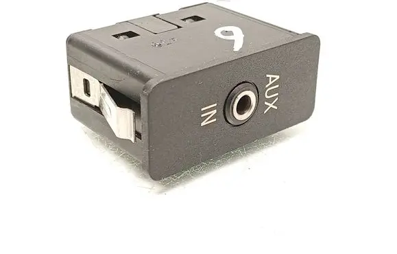 BMW 5 GT F07 AUX in-socket connector 6930561 61316930561