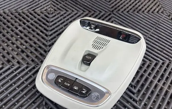 Volvo XC90 Front seat light 31479143