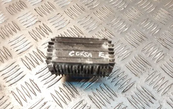 Opel Zafira B Glow plug pre-heat relay 55353011