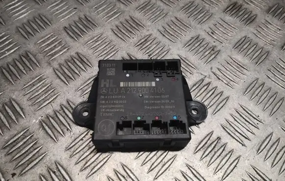 Mercedes-Benz C W204 Door control unit/module 2129004106 A2129004106