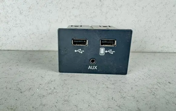 Audi A6 S6 C7 4G USB socket connector 4G0035736
