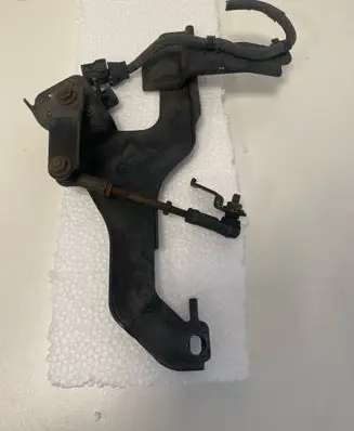 Lexus LS 460 - 600H Air suspension front height level sensor 8940650100