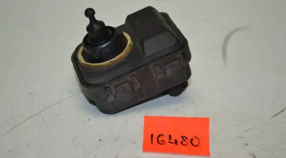 Opel Zafira A Headlight level adjustment motor 