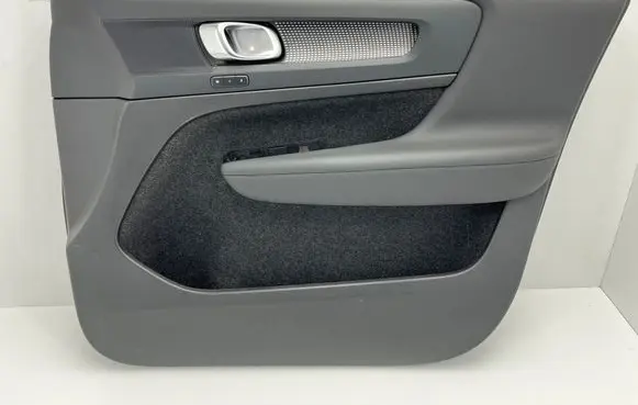 Volvo XC40 Front door card panel trim 690170444 5204583
