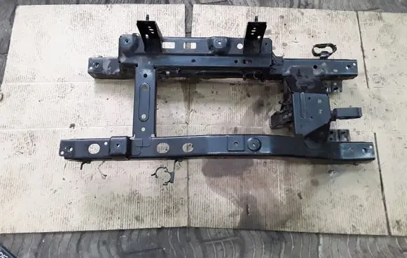 Nissan Leaf I (ZE0) Radiator support slam panel NOCODE