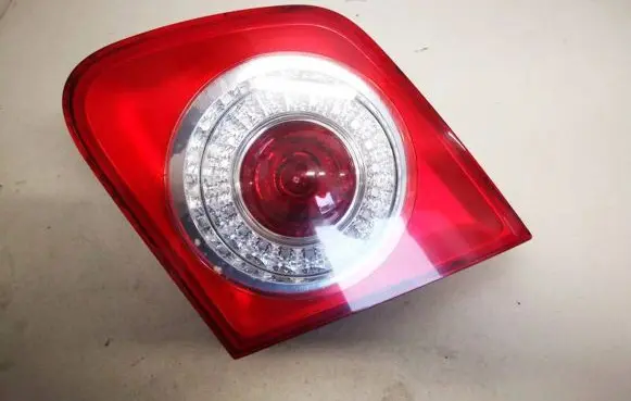Volkswagen Jetta V Tailgate rear/tail lights 1k5945094 983152