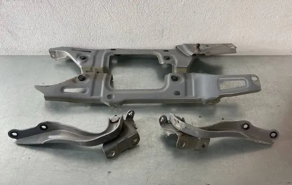 Subaru Forester SJ Engine bonnet/hood hinges 