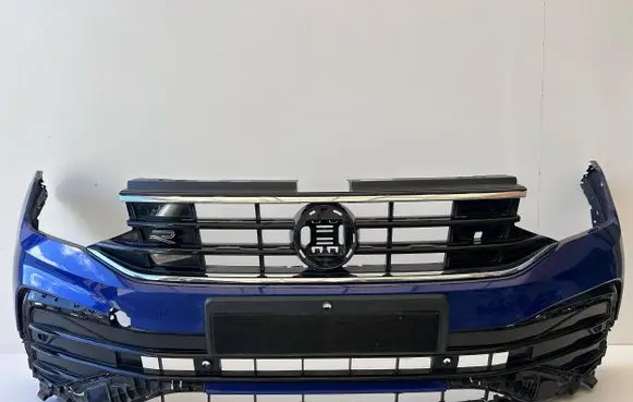 Volkswagen Tiguan Front bumper 5NA807221D