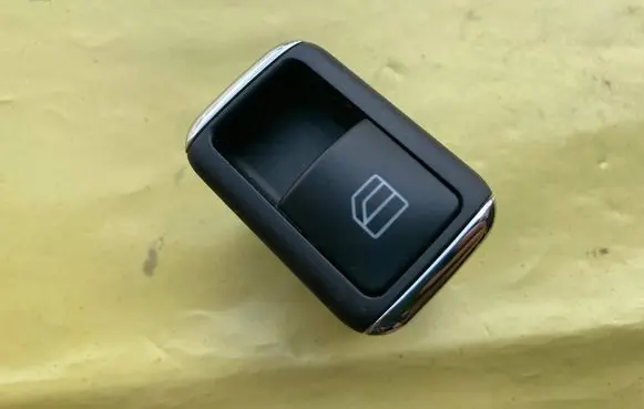 Mercedes-Benz C W204 Electric window control switch A2048700451 03139100