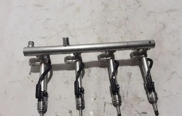 Volvo S60 Fuel main line pipe 31478555