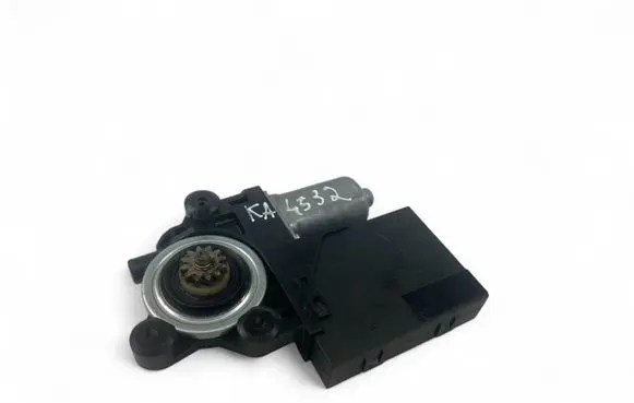Volvo C30 Front door window regulator motor 979037100