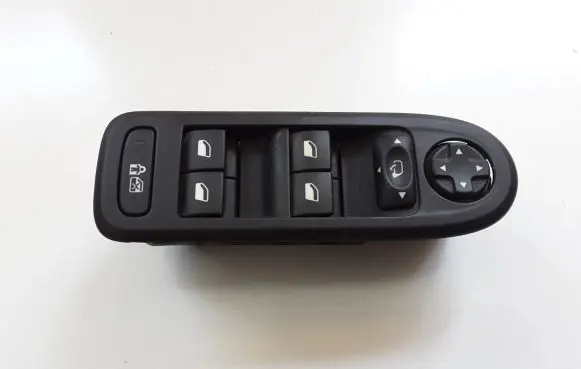Peugeot 508 Electric window control switch 98026370ZD