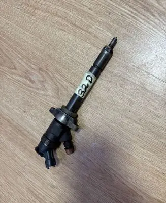 Citroen C4 I Picasso Fuel injector 0445110297