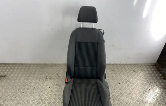 Volkswagen Golf V Front driver seat 