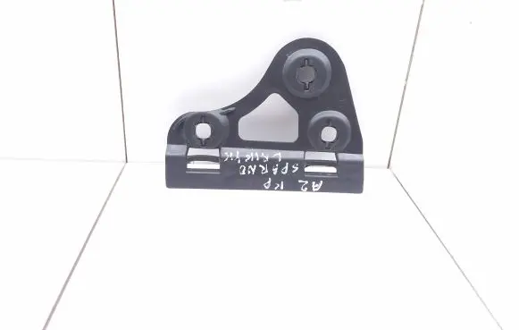 Audi A2 Fender mounting bracket 8Z0821249