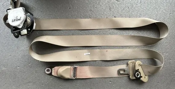 Rear seatbelt