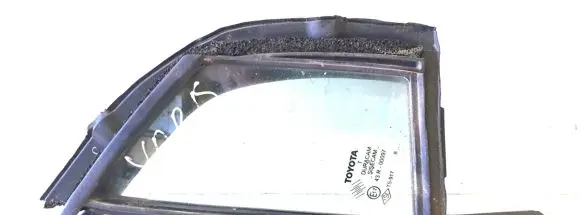 Toyota Yaris Front door vent window glass four-door 43E-00097
