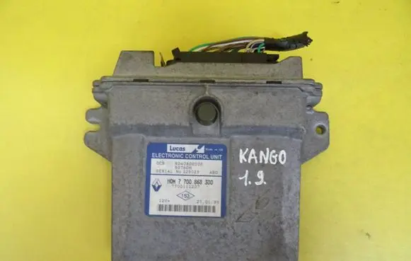 Renault Kangoo I Engine control unit/module 7700868300