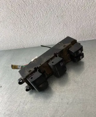 Subaru Forester SH Electric window control switch 157567