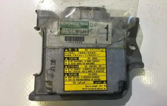 Toyota Land Cruiser (J100) Airbag control unit/module 8917060030