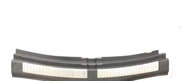 Trunk/boot sill cover protection