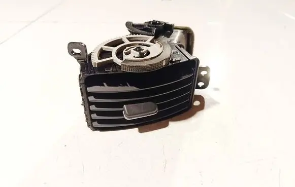 Toyota Corolla Verso AR10 Dash center air vent grill 5565064010