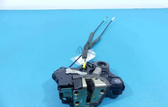 Toyota Corolla Verso E121 Front door lock IMPRK837665