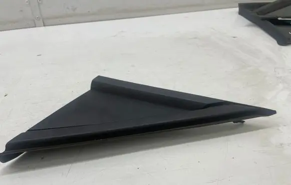 Opel Astra K Other front door trim element 39041993