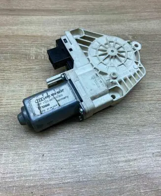 Audi A8 S8 D2 4D Rear door window regulator motor 4D0959802F 1101997000300