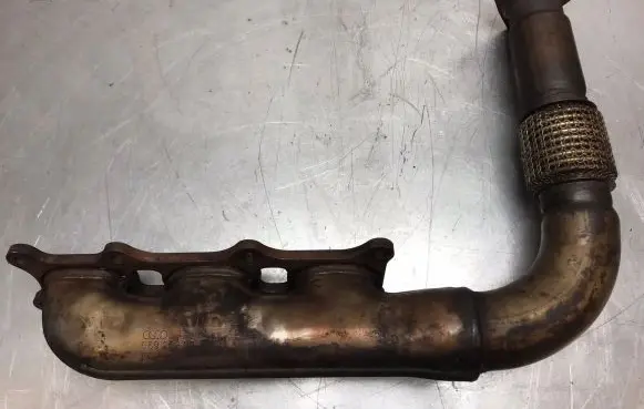 Audi A6 C7 Exhaust manifold 05925303