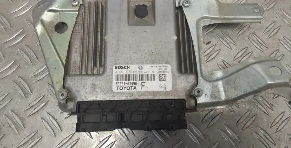 Toyota Yaris Engine control unit/module 896610D490