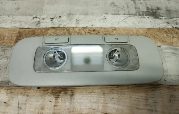 Volkswagen PASSAT B6 Rear seat light