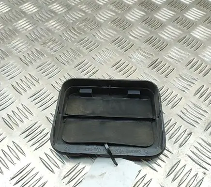 Tesla Model S Quarter panel pressure vent 2F2AB280B62AB
