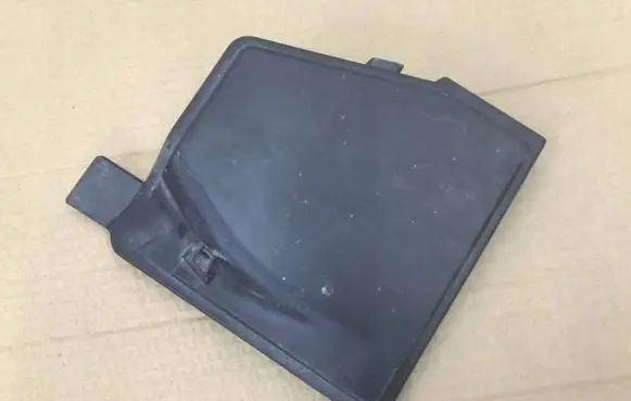 Dacia Logan I Fuse box cover 8200738818