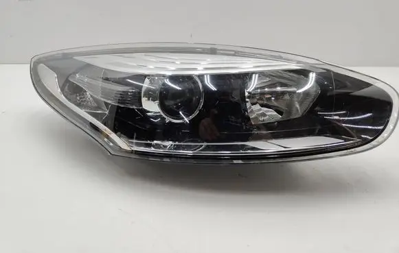 Renault Megane III Headlight/headlamp 260100923R