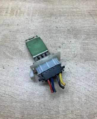 Seat Ibiza III (6L) Heater blower motor/fan resistor 1J0972754