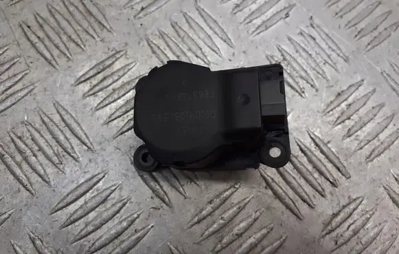 Renault Megane II A/C air flow flap actuator/motor F663746XA
