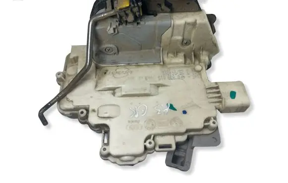 Audi A3 S3 8P Rear door lock 4F0839015