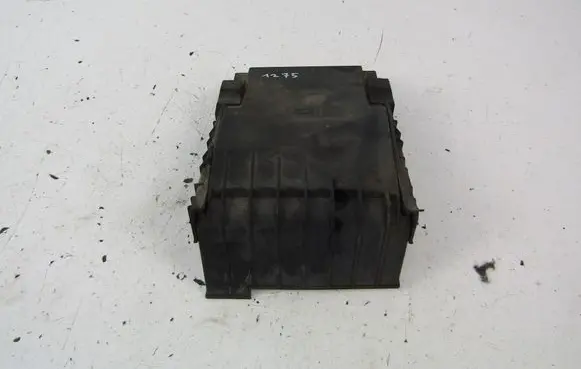 Skoda Octavia Mk2 (1Z) Fuse box cover 