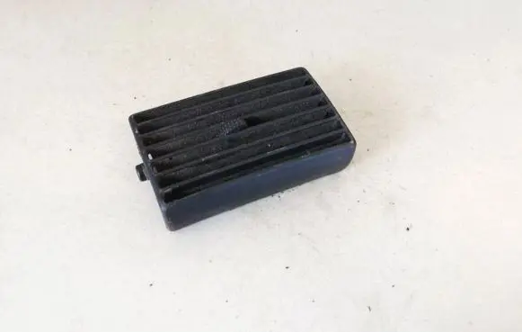Volkswagen Golf IV Dash center air vent grill 1j0819719b