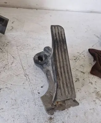 Volkswagen Caddy Accelerator throttle pedal