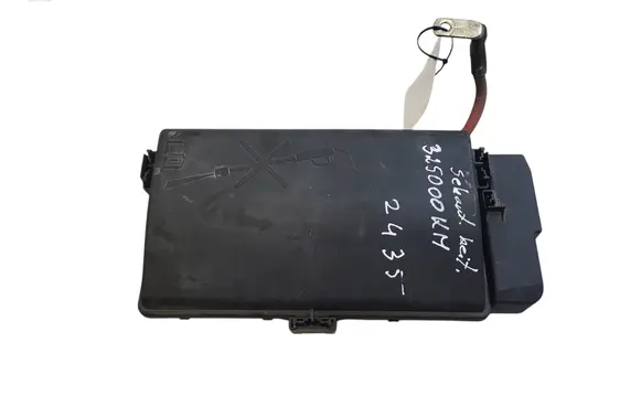 Opel Insignia A Fuse module 13222782 13255300 13222784