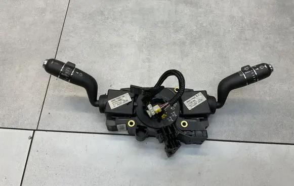 Jaguar XF X250 Wiper turn signal indicator stalk/switch 8W8313N064C