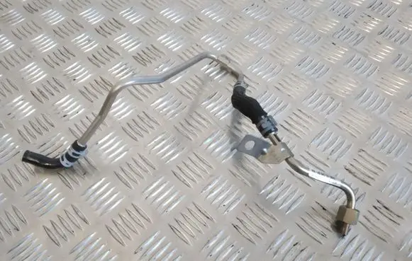 Volkswagen Golf VII Fuel line/pipe/hose 04L131582B