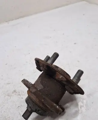 Toyota Prius (XW30) Rear wheel hub