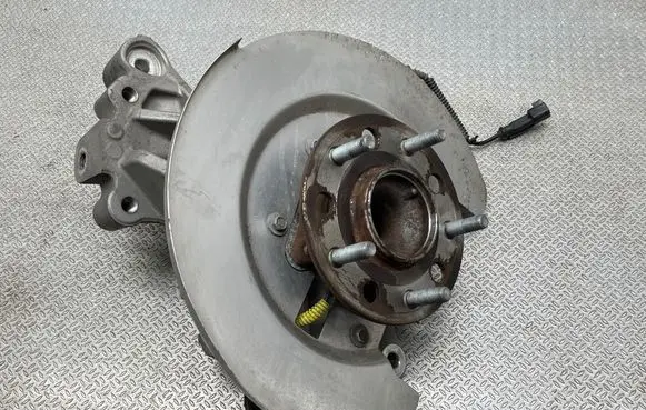 Chrysler Pacifica Rear wheel hub